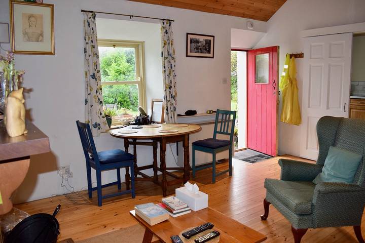 Holiday home for 2 people, with Ocean view and Terrace as well as Garden in Ireland