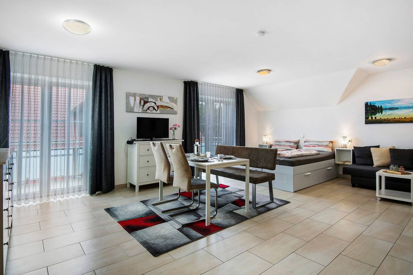 Ganzes Studio, Einzimmerapartment 'Mia' mit Bergblick, Balkon und Wlan in Ihrlerstein, Ostbayern