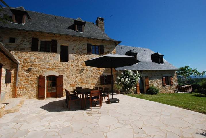 Location de vacances pour 8 personnes, avec Balcon et Terrasse ainsi que Jardin et Piscine dans Les Coteaux Périgourdins - 3