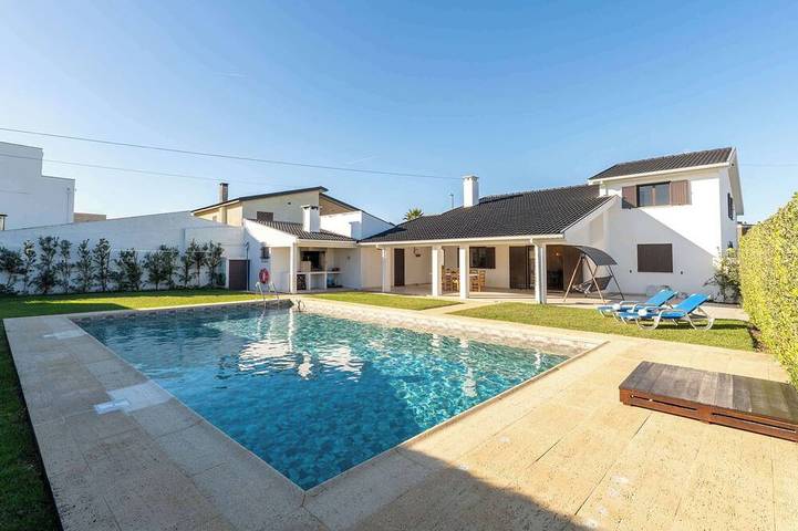Casa de vacaciones para 8 personas, con piscina además de jardín y balcón - 1