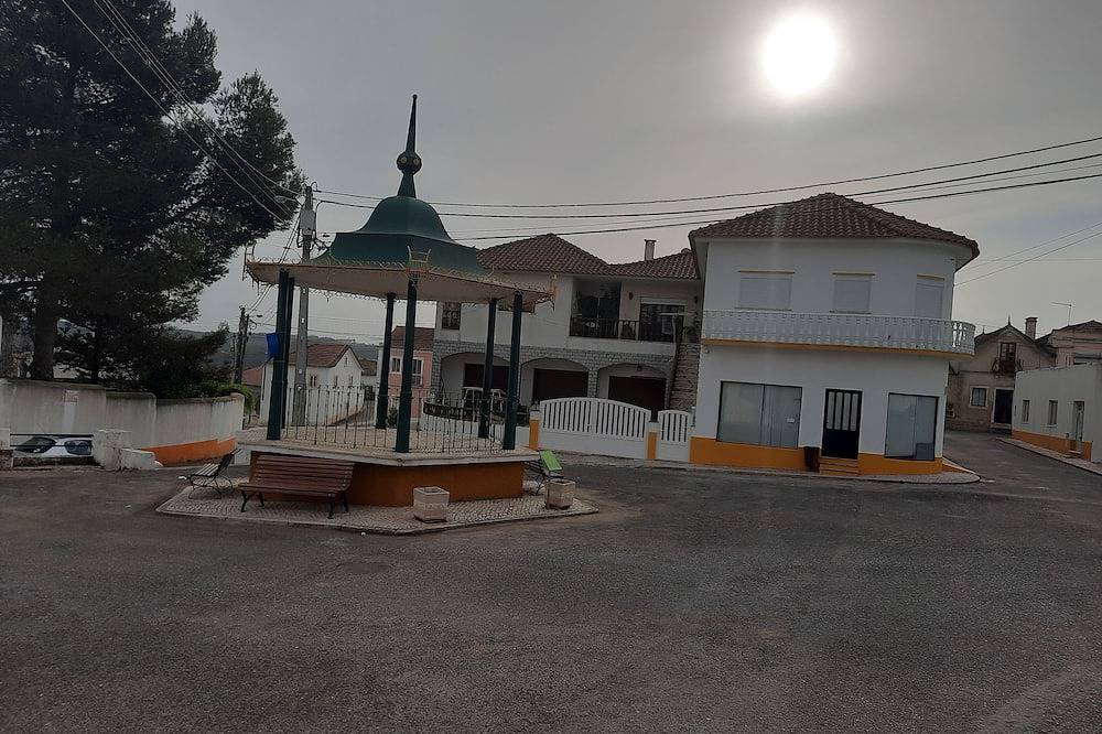 Casa Do Ninho - Between the Countryside and the Beach in Cadaval, Lissabon Distrikt