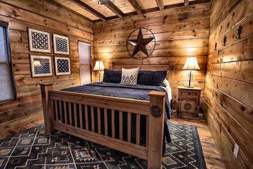 Log Cabin for 18 Guests in Broken Bow, Oklahoma, Picture 2