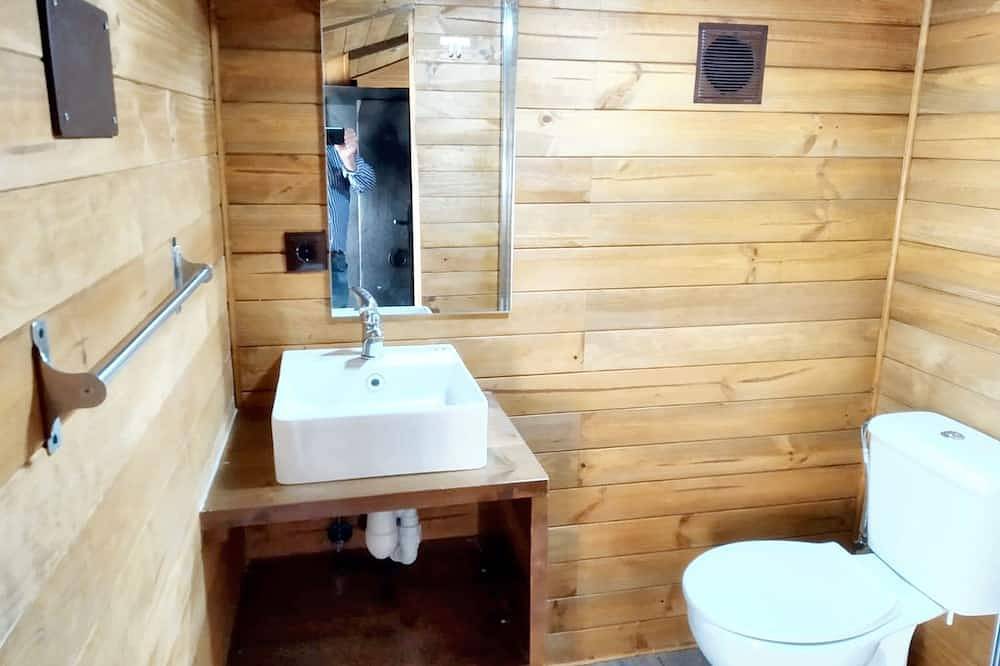 Entire apartment, Homerez - Studio in Las Vinas + Terrace in Somiedo, Cordillera Cantábrica