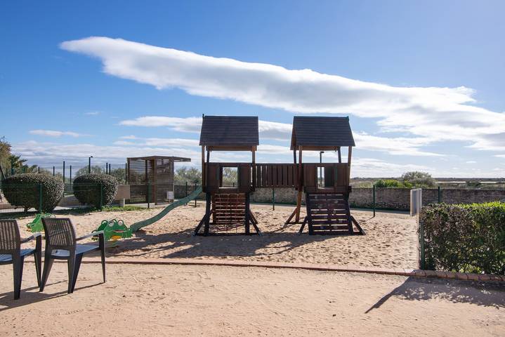 Ganze Wohnung, Apartment 'Golden' mit Gemeinschaftspool, Wlan und Klimaanlage in Cabanas de Tavira, Conceição e Cabanas de Tavira
