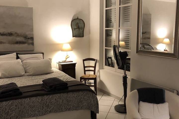 Gîte pour 2 personnes, avec jacuzzi dans Place aux Herbes - 2