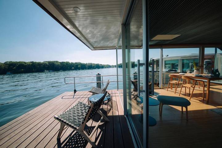 Boot für 4 Personen, mit Terrasse und Seeblick sowie Ausblick