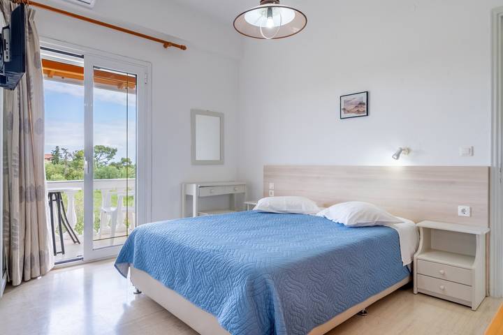 Hel lägenhet, Apartment 'Neptune' with Sea View, Shared Terrace and Wi-Fi in Kavos, Korfu