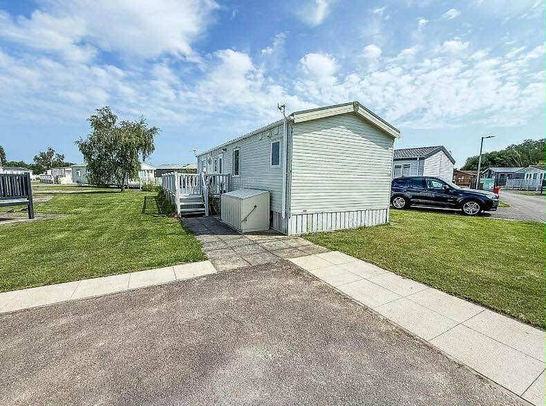 Golden Sunset 2 Bedroom Caravan Pets stay Free in Hunstanton, Norfolk Coast