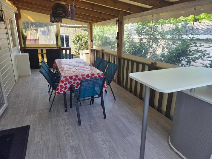 Camping pour 8 personnes, avec piscine ainsi que jardin et terrasse à Gassin - 3