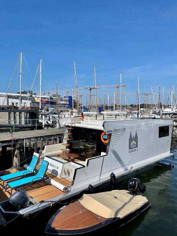 Hausboot mit Traumlage in Lübeck-Travemünde in Travemünde, Lübeck