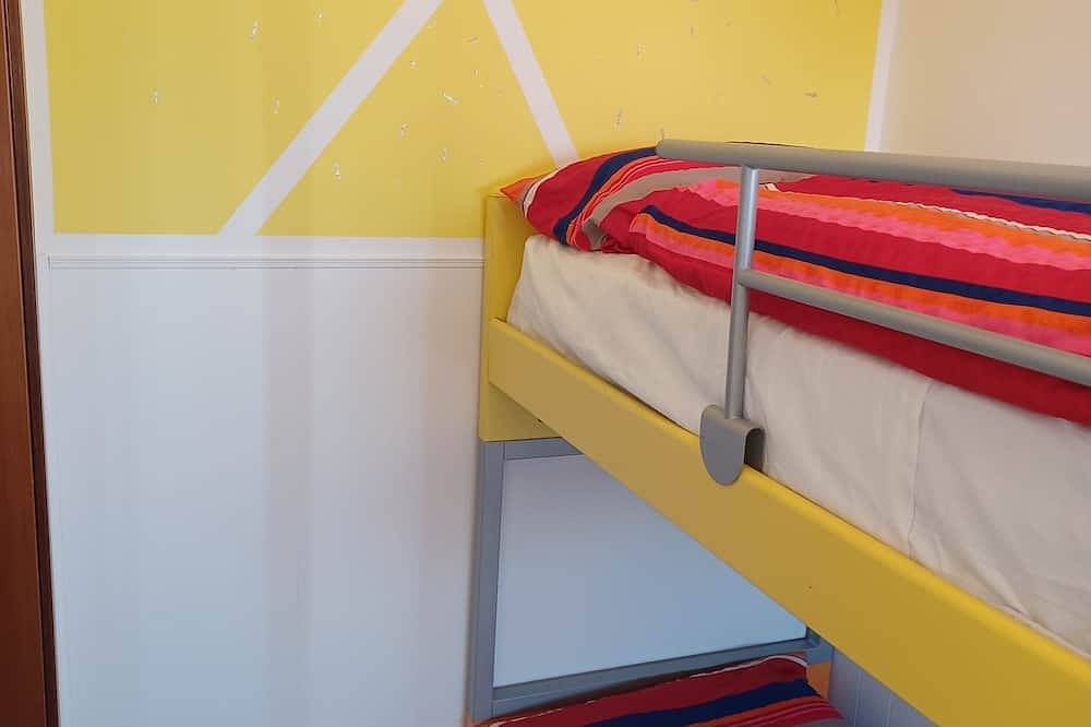 Entire apartment, Apartment 207 with approx. 60 square meters is suitable for 2 - 6 persons. in Gardola, Tignale