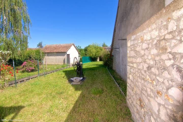 Gîte pour 5 personnes, avec jardin à Léré - 2