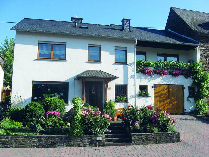 Ferienwohnung für 4 Personen, mit Balkon und Garten in Neumagen-Dhron