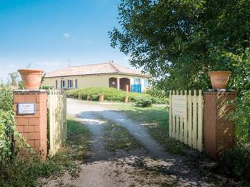 Gîte pour 15 personnes, avec jardin et vue, animaux acceptés à Passavant-en-Argonne