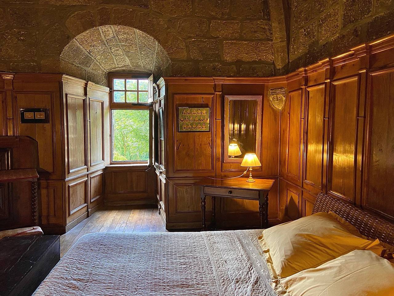 Chambre d’hôtes « Chambre Evêque »  in Saint-Martin-sous-Vigouroux, Région de Saint-Flour