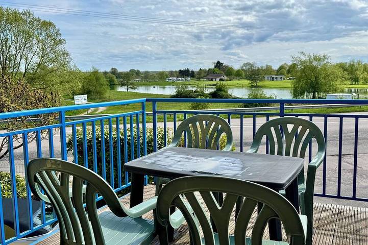 Gîte pour 6 personnes, avec terrasse dans Socourt