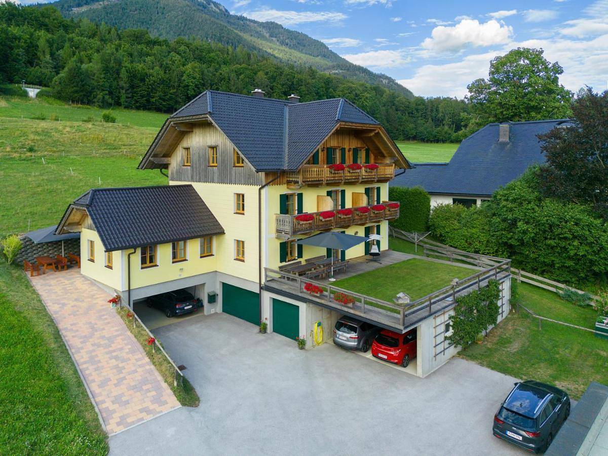 Apartment with Lake View in Bezirk Salzburg-Umgebung