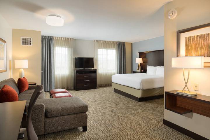 Hotel for 4 people, with pool - 1