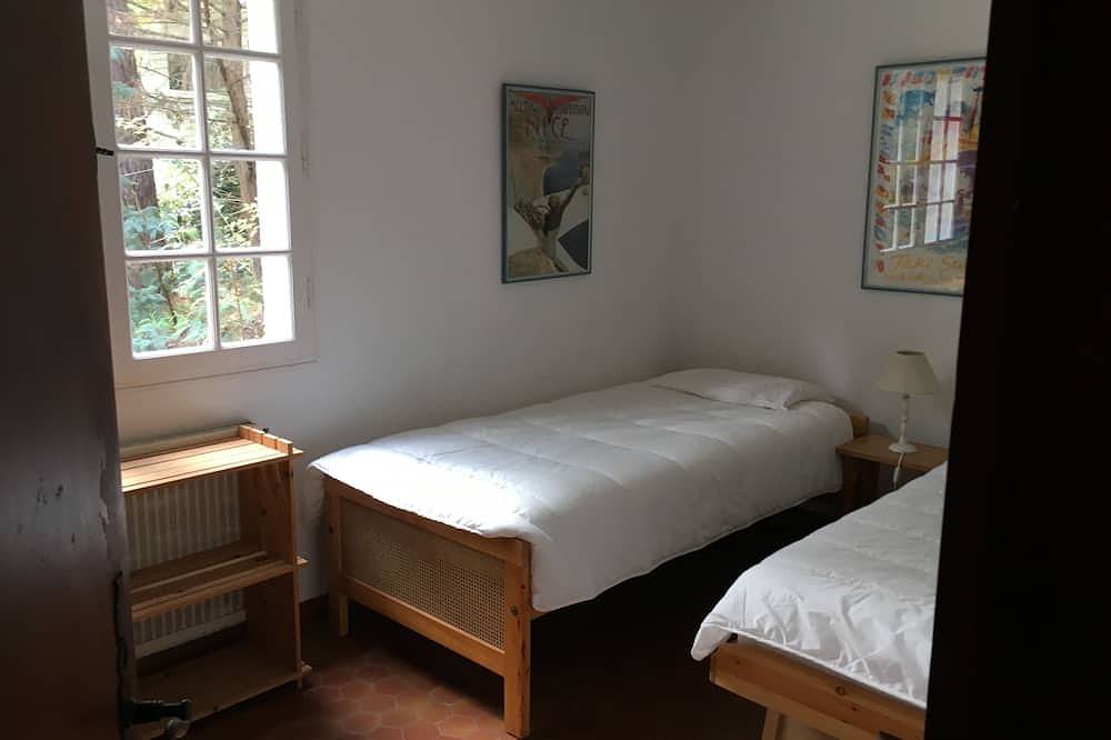 Haus Contis, Silber Abmessungen, Land, Frankreich. in Contis, Saint-Julien-en-Born