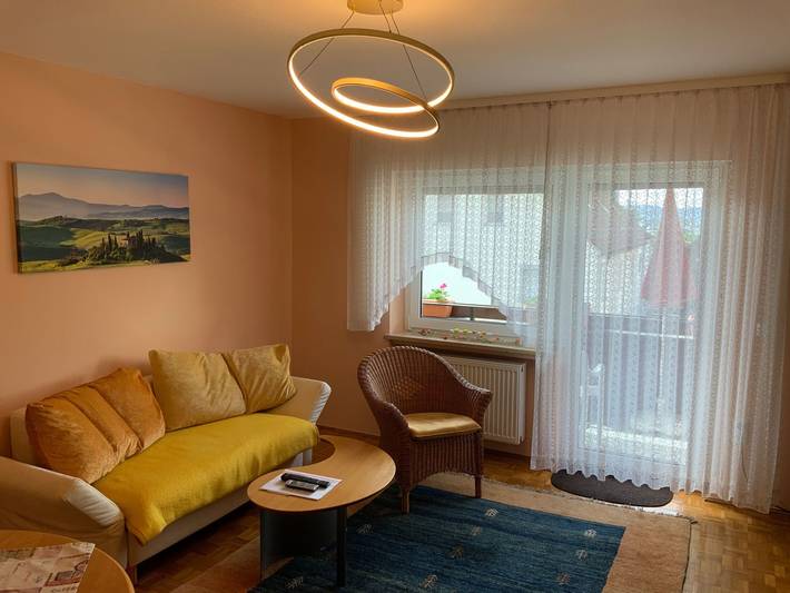 Ganze Wohnung, Freistehendes Ferienhaus mit Südbalkon in Marktrodach, Frankenwald