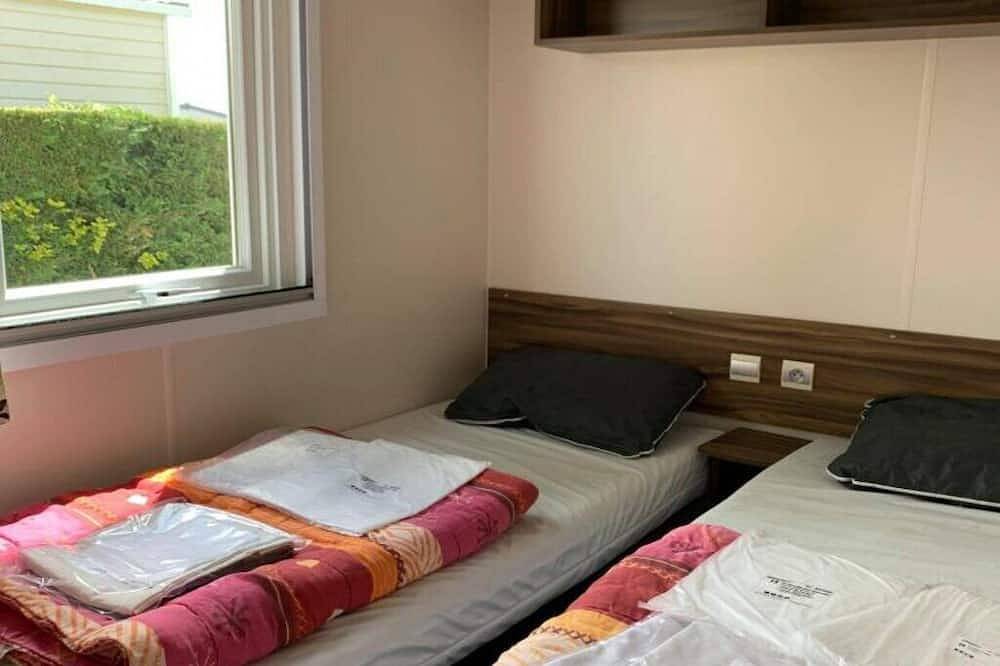 Mobile home in a 4* campsite 5 minutes from the beaches in Les Mathes, Côte de Beauté