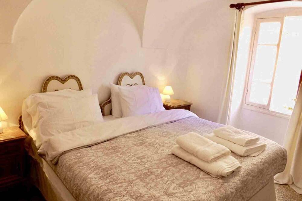 Casa Celestine in Via Orsini Isolabona Liguria Italy Sleeps 5 in Isolabona, Alpes Ligures