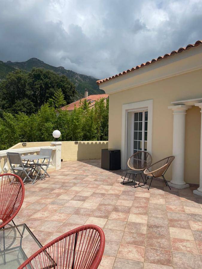 Location de vacances pour 2 personnes, avec piscine et terrasse à Poggio-d'Oletta - 2