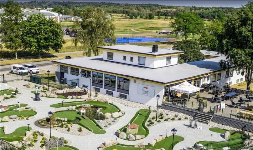 Hotel, mit Terrasse und Garten in Fredrikstad
