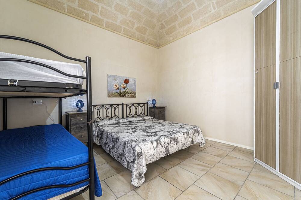 Ganze Wohnung, Beautiful Three-Room Apartment In The Center in Favignana Stadt, Favignana