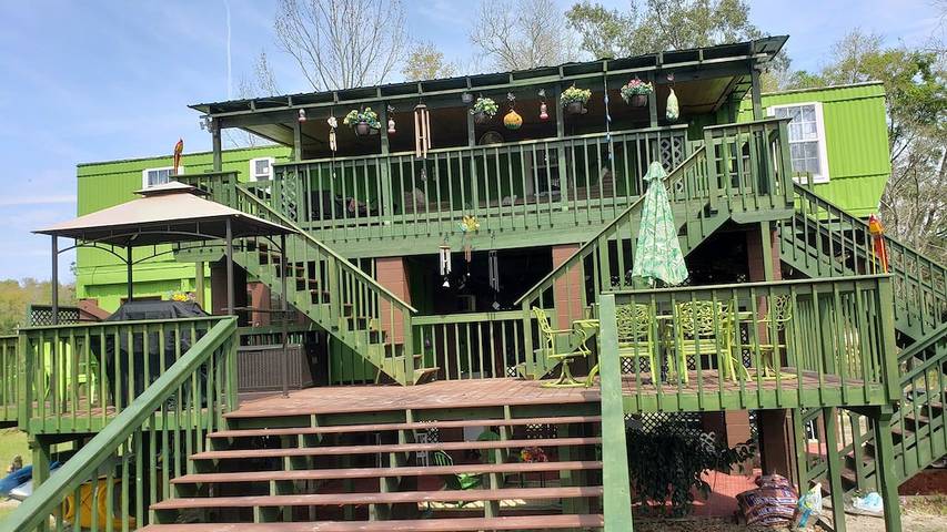 Log cabin for 11 people, with garden and terrace in Florida