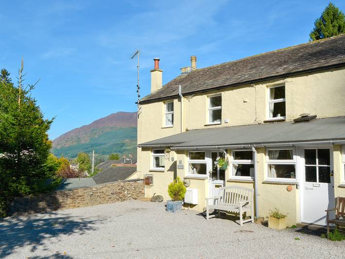 Log cabin for 4 people in Bassenthwaite Lake