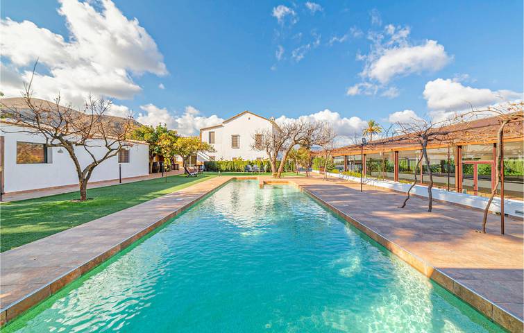 Casa rural para 13 personas en Adra