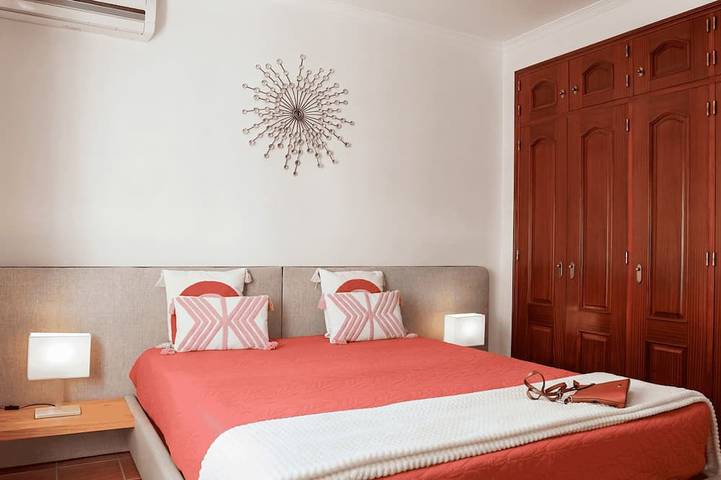 Villa mit 3 Schlafzimmern und privatem (beheizbarem) Pool am Galé Strand in Guia, Faro Distrikt