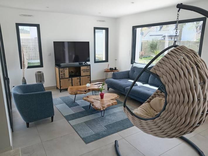 Location de vacances pour 8 personnes, avec terrasse ainsi que jardin et piscine dans Plage Kerminihy - 3