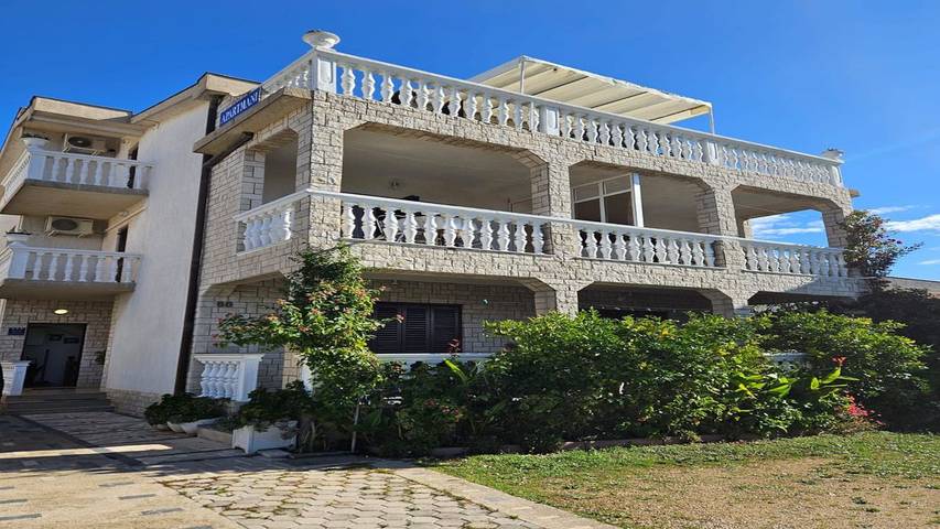 Ferienwohnung für 3 Personen, mit Garten in Tribunj