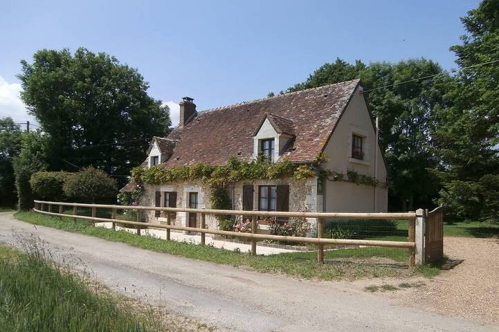 Gîte pour 7 personnes, avec jardin, animaux acceptés à Brunelles