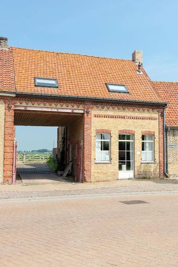 Location de vacances pour 17 personnes, avec jardin et vue à Furnes