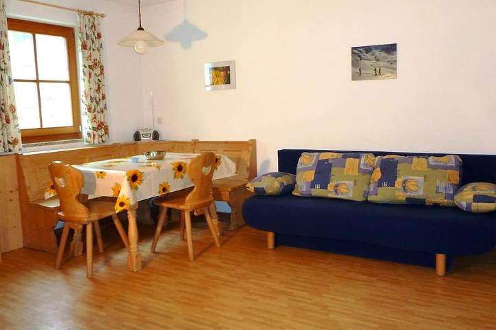 Appartamento intero, App. 3 Appartamento Auhaus con prato e fontana per 2 persone max. 4 persone in Martello, Parco Nazionale dello Stelvio