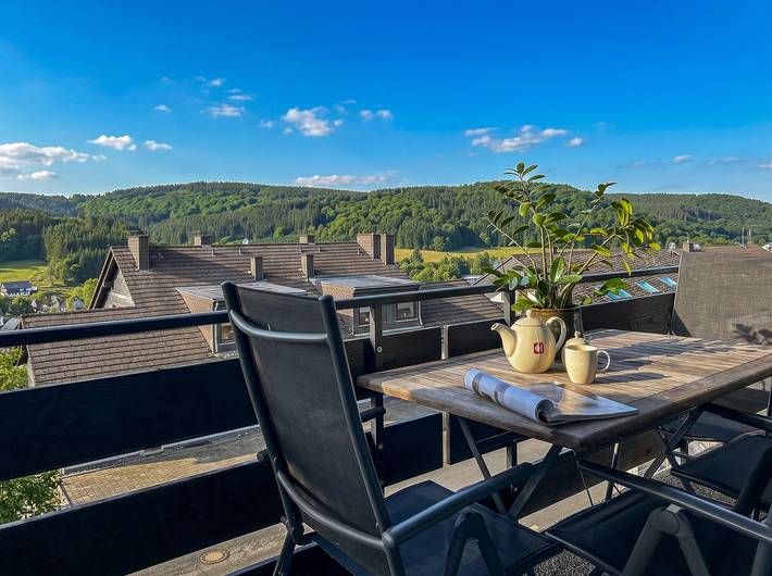 Ferienhaus für 4 Personen, mit Terrasse und Seeblick in Niedersfeld