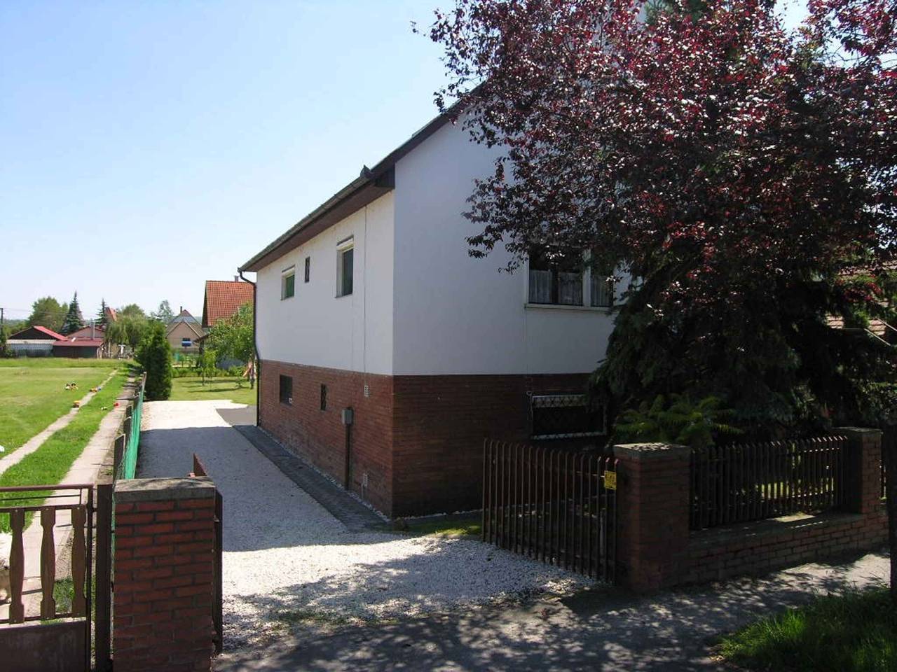 Ganze Ferienwohnung, Ferienwohnung mit Klimaanlage, Terrasse und mit großem Garten in Balatonlelle, Plattensee Südufer