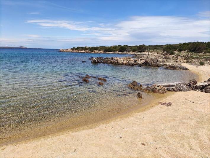 Location de vacances pour 4 personnes, avec vue ainsi que piscine et jardin dans Sole Ruiu