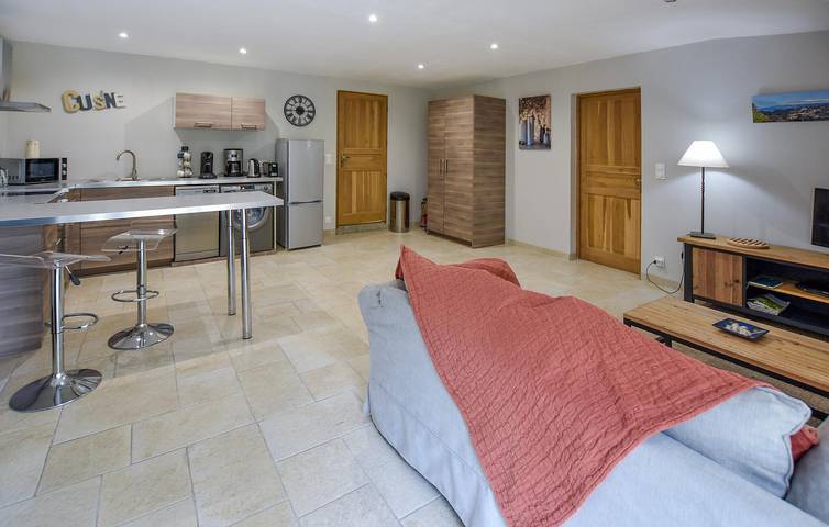 Apartamento tranquilo con piscina, chimenea y jardín, a 2 km de Le Beaucet in La Roque-sur-Pernes, Vaucluse