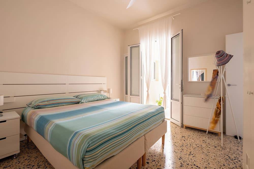 Appartamento intero, Casa Teresa 2, directly on the sandy beach, 2 bedrooms, 2 bathrooms, Wifi, air conditioning in Scicli, Provincia di Ragusa