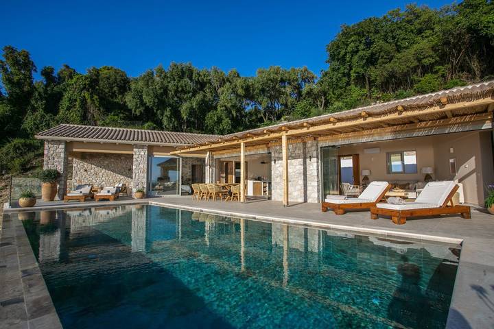 Vakantiehuis voor 8 personen, met Zwembad in Parga
