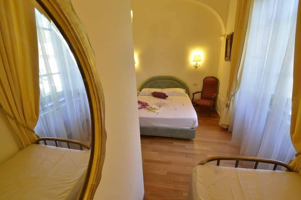 Ganze Wohnung, Casa Antica ed Elegante in Pieno Centro Storico in Arpino, Frosinone Provinz