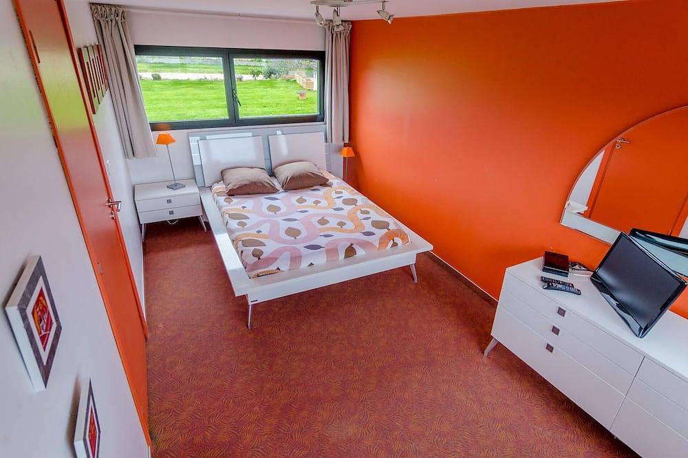 La villa des ísles in Plougrescant, Costa de granito rosa