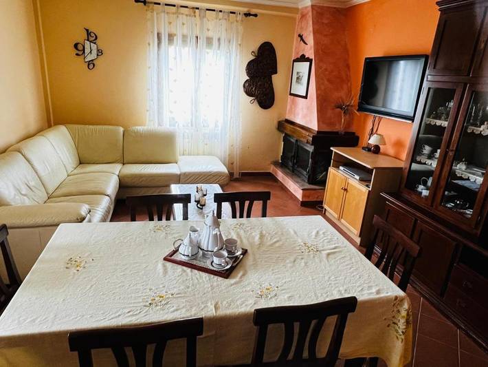 Ferienwohnung für 6 Personen, mit Balkon und Terrasse sowie Ausblick