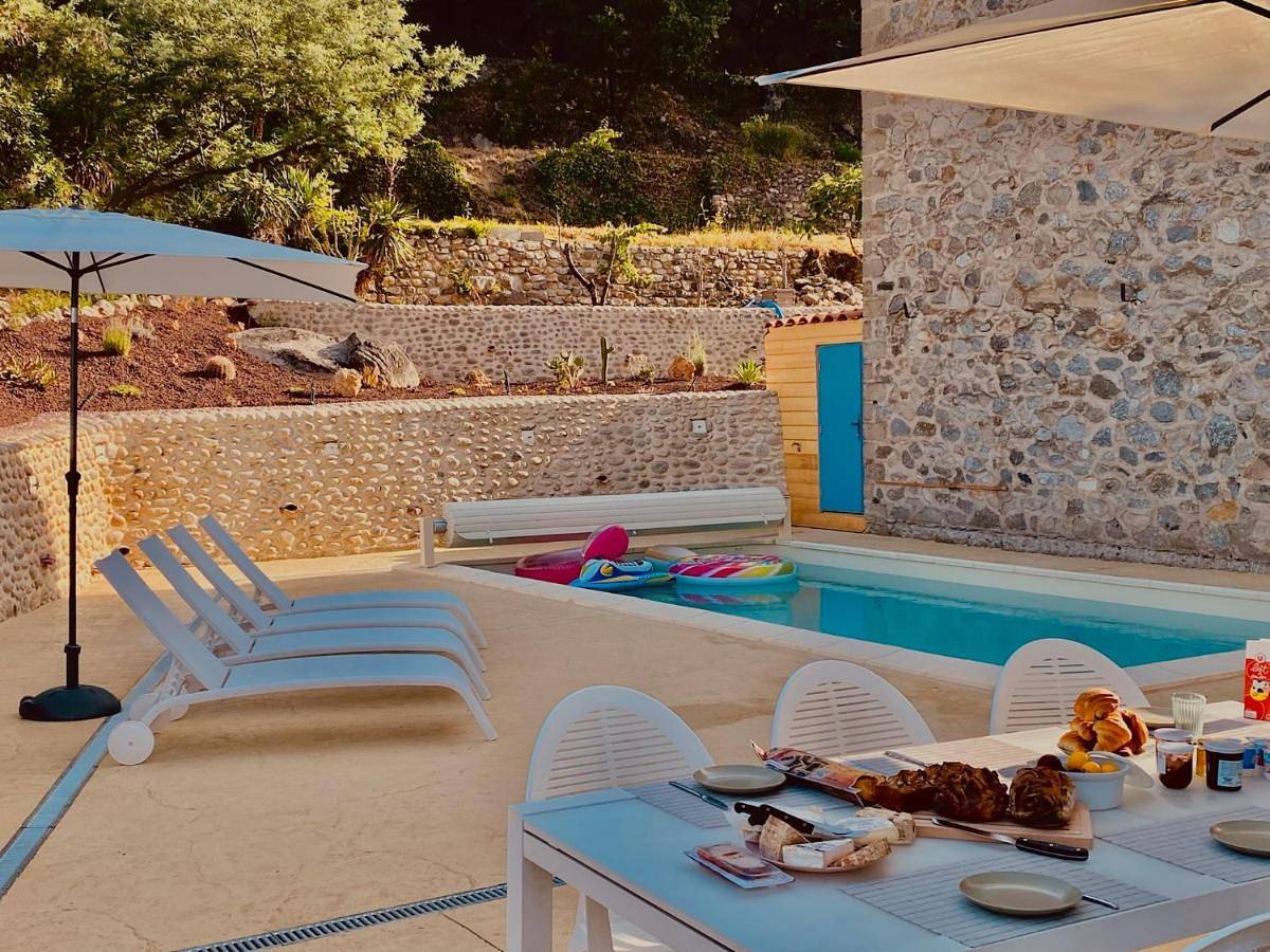 Four-Bedroom Holiday Home in Eus, Région de Prades