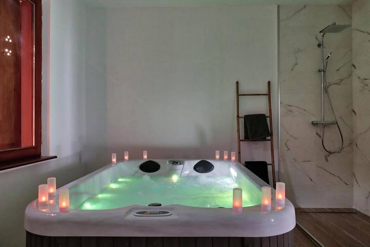 Appartement de vacances pour 4 personnes, avec jardin et jacuzzi