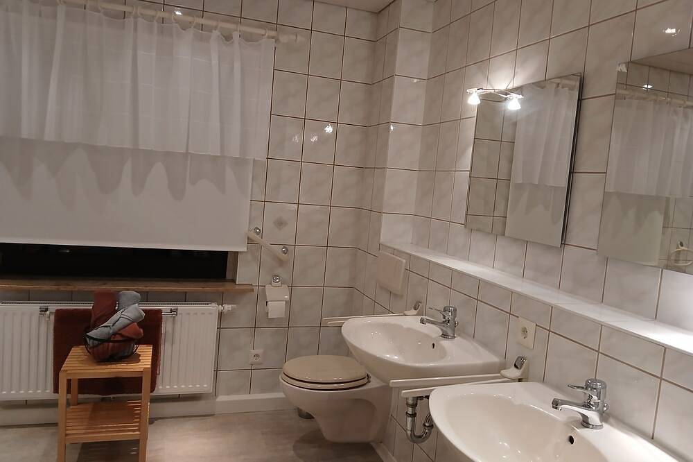 Ganze Wohnung, Ferienwohnung in schöner ruhiger aber verkehrsgünstiger Lage im chemnitzer Süden in Chemnitz, Chemnitz und Umgebung